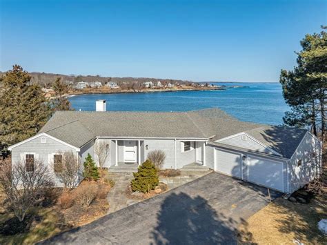 28 Salt Spray Lane, Cape Elizabeth, ME 04107 